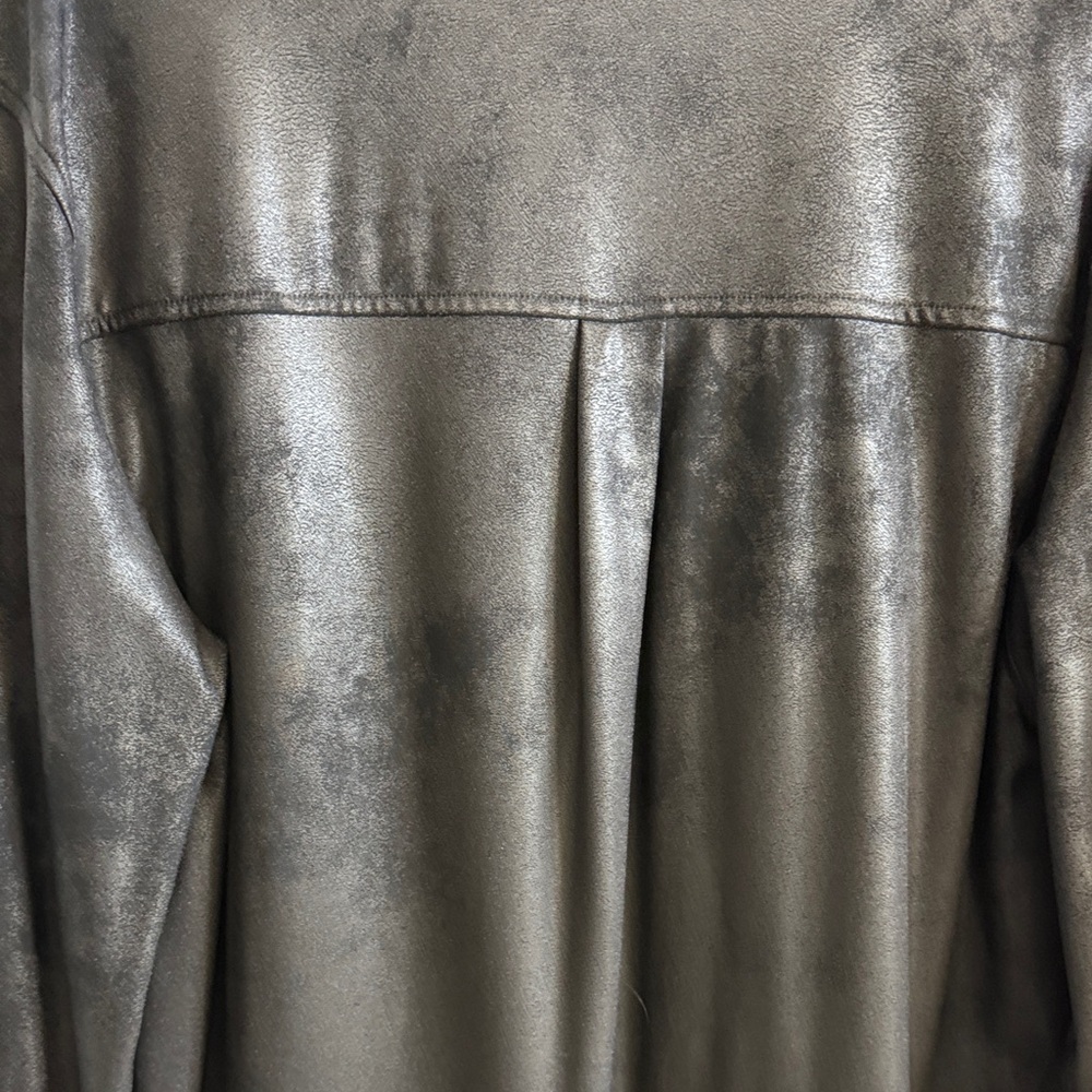 Gianni Bini Black Shirt extra long snap up shirt shimmery material.  Size medium - Picture 12 of 15